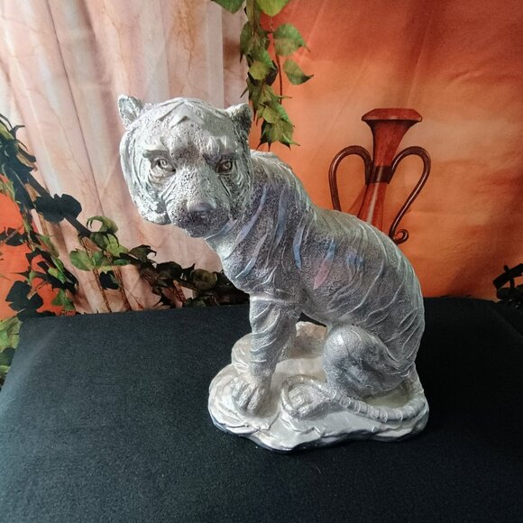 EUC: Silver Stunning Tiger Sze see decription Statues Home Decor Set of 2 - Picture 2 of 9